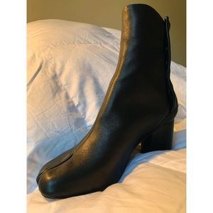 MM Tabi Lookalike Boots